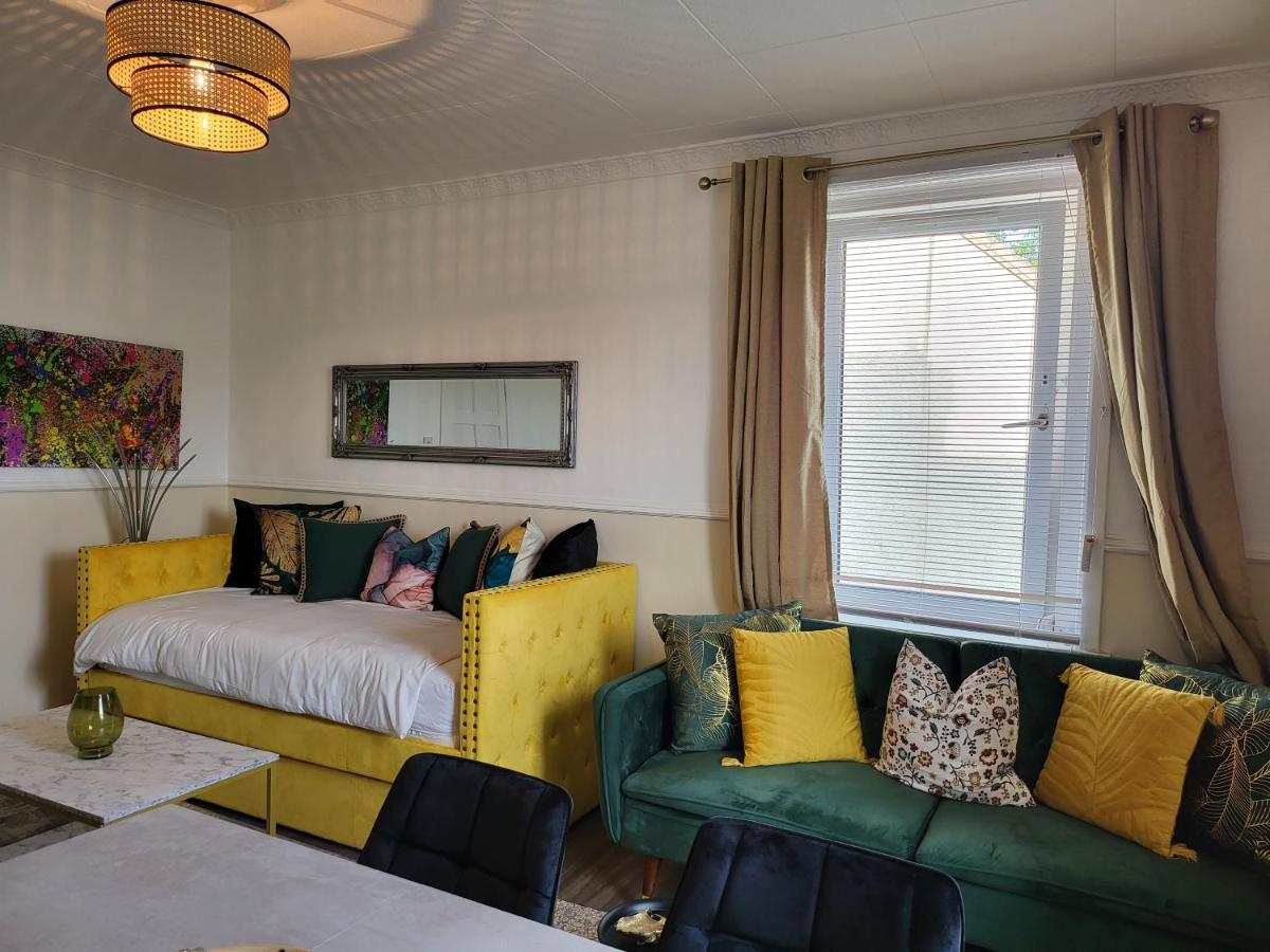 4 Bedrooms Apartment By Sensational Stay Short Lets & Serviced Accommodation EDI Buitenkant foto