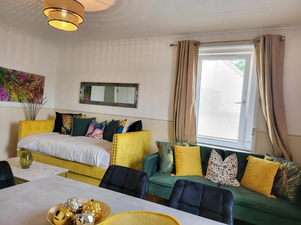 4 Bedrooms Apartment By Sensational Stay Short Lets & Serviced Accommodation EDI Buitenkant foto