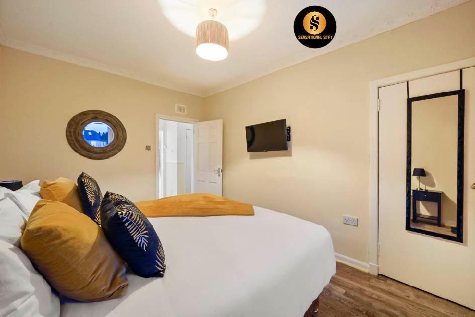 4 Bedrooms Apartment By Sensational Stay Short Lets & Serviced Accommodation EDI Buitenkant foto