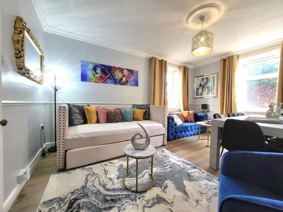 4 Bedrooms Apartment By Sensational Stay Short Lets & Serviced Accommodation EDI Buitenkant foto